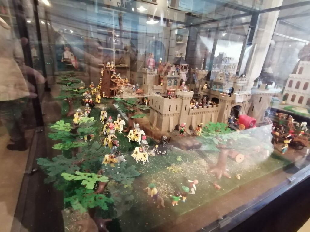 Le Siège. Le Siège.