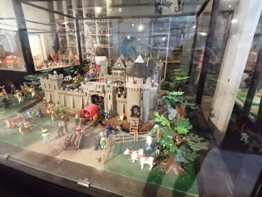 Le Siège. Le Siège.