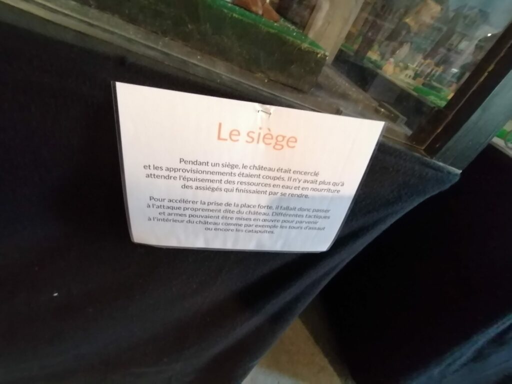 Le Siège. Le Siège.